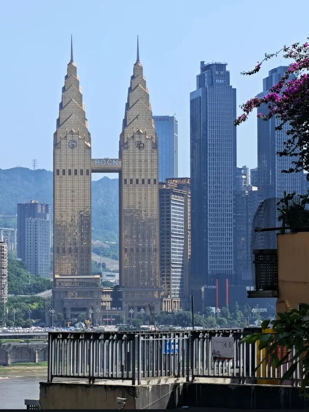 Bai Xiang Ju - 白象居 Chongqing Tourist Attraction