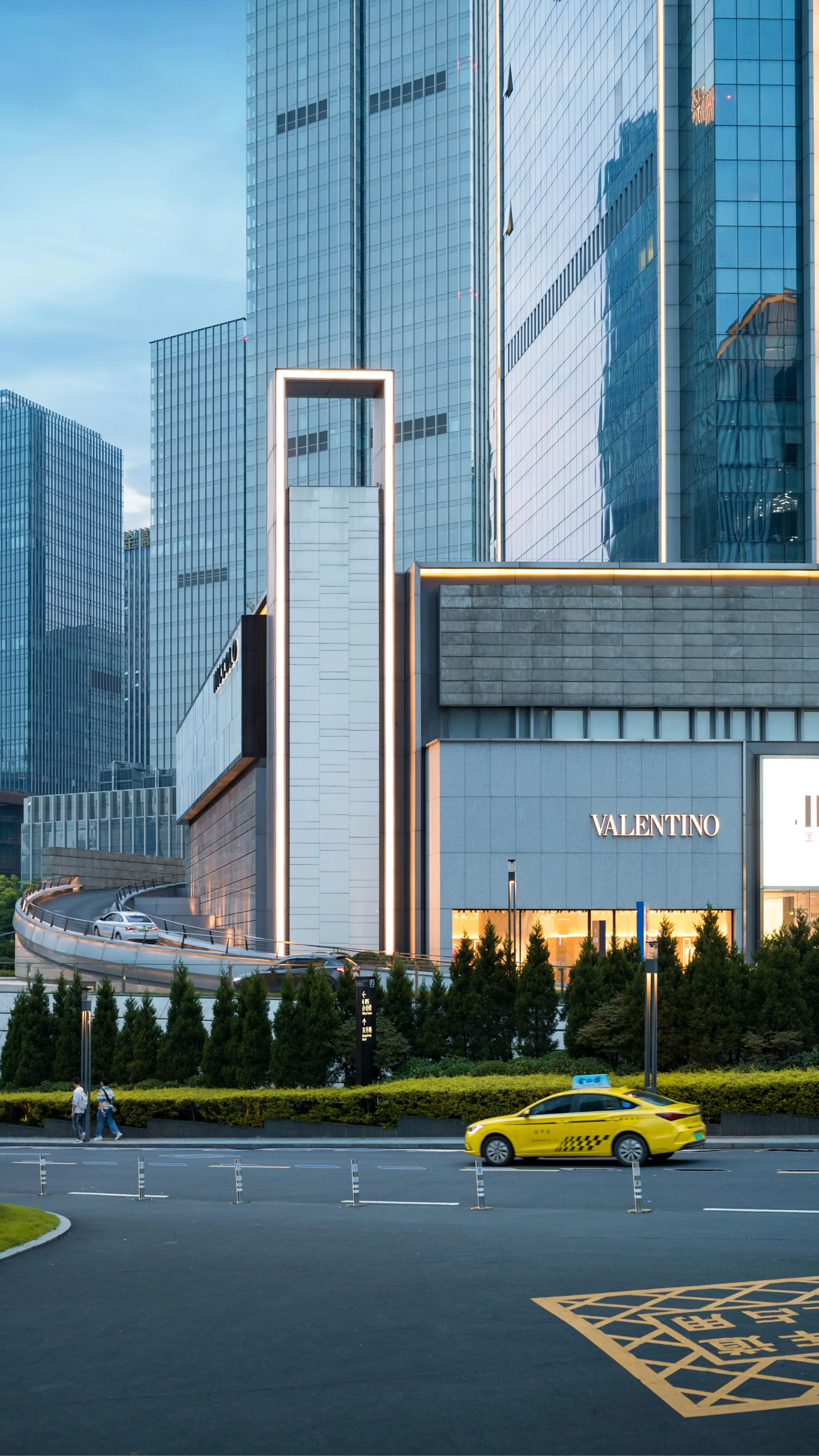 Chongqing IFS - 重庆IFS国金中心 Chongqing Tourist Attraction