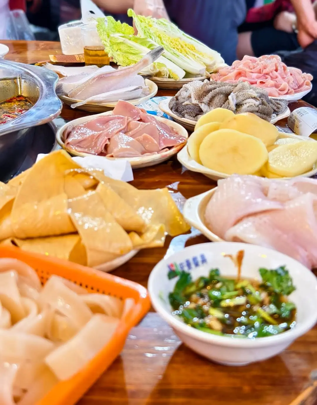 Chuqimen Eel Hotpot - 储奇门鳝鱼火锅 Chongqing Tourist Attraction