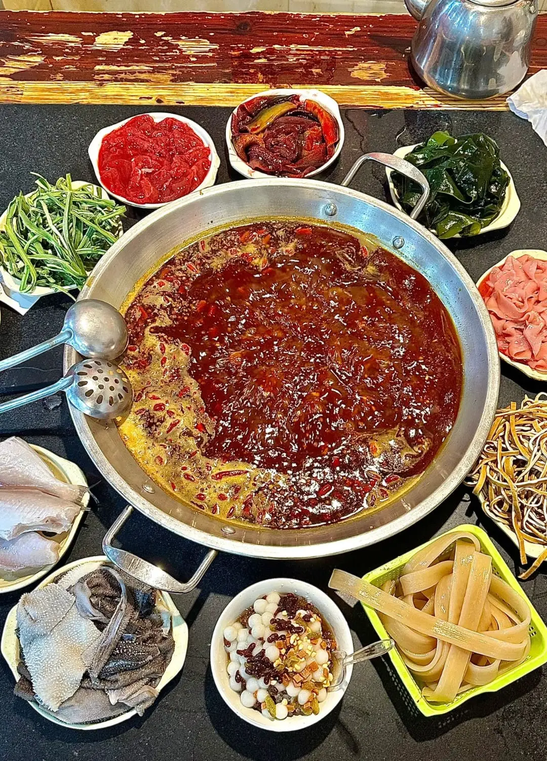 Chuqimen Eel Hotpot - 储奇门鳝鱼火锅 Chongqing Tourist Attraction