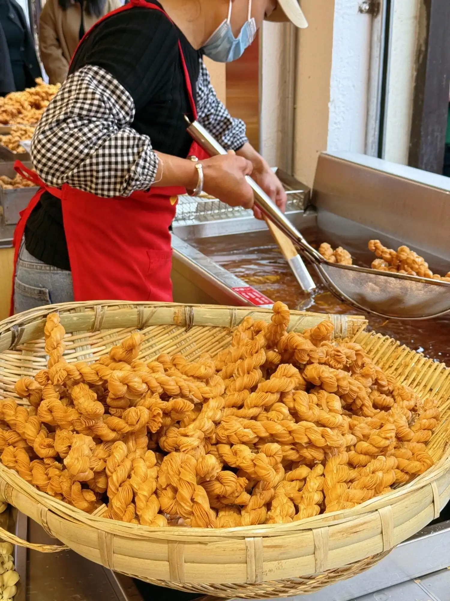 Chen Mahua Old Shop - 磁器口陈麻花 Chongqing Tourist Attraction