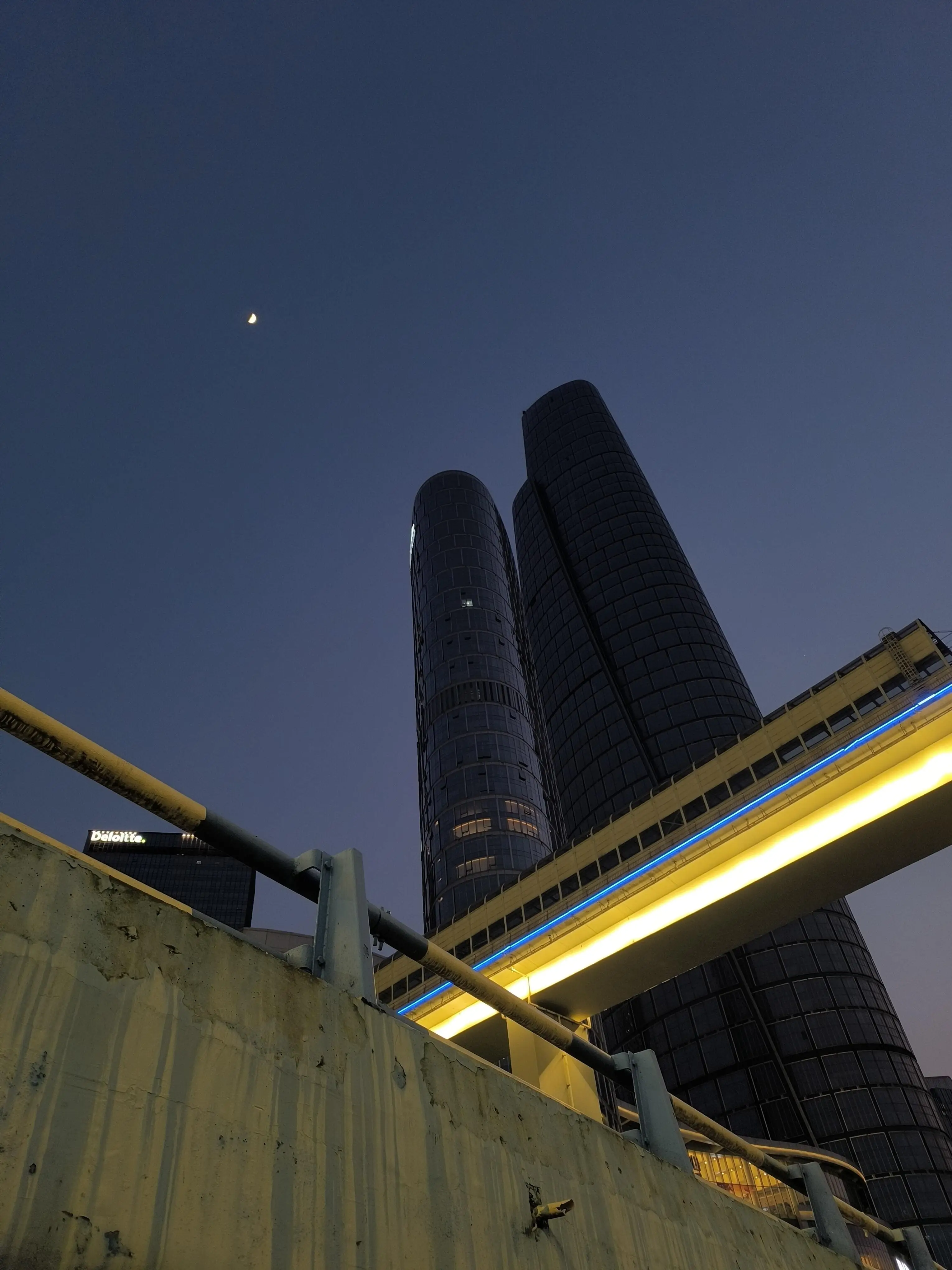 Jiabin Road Riverwalk - 嘉陵江滨江路 Chongqing Tourist Attraction