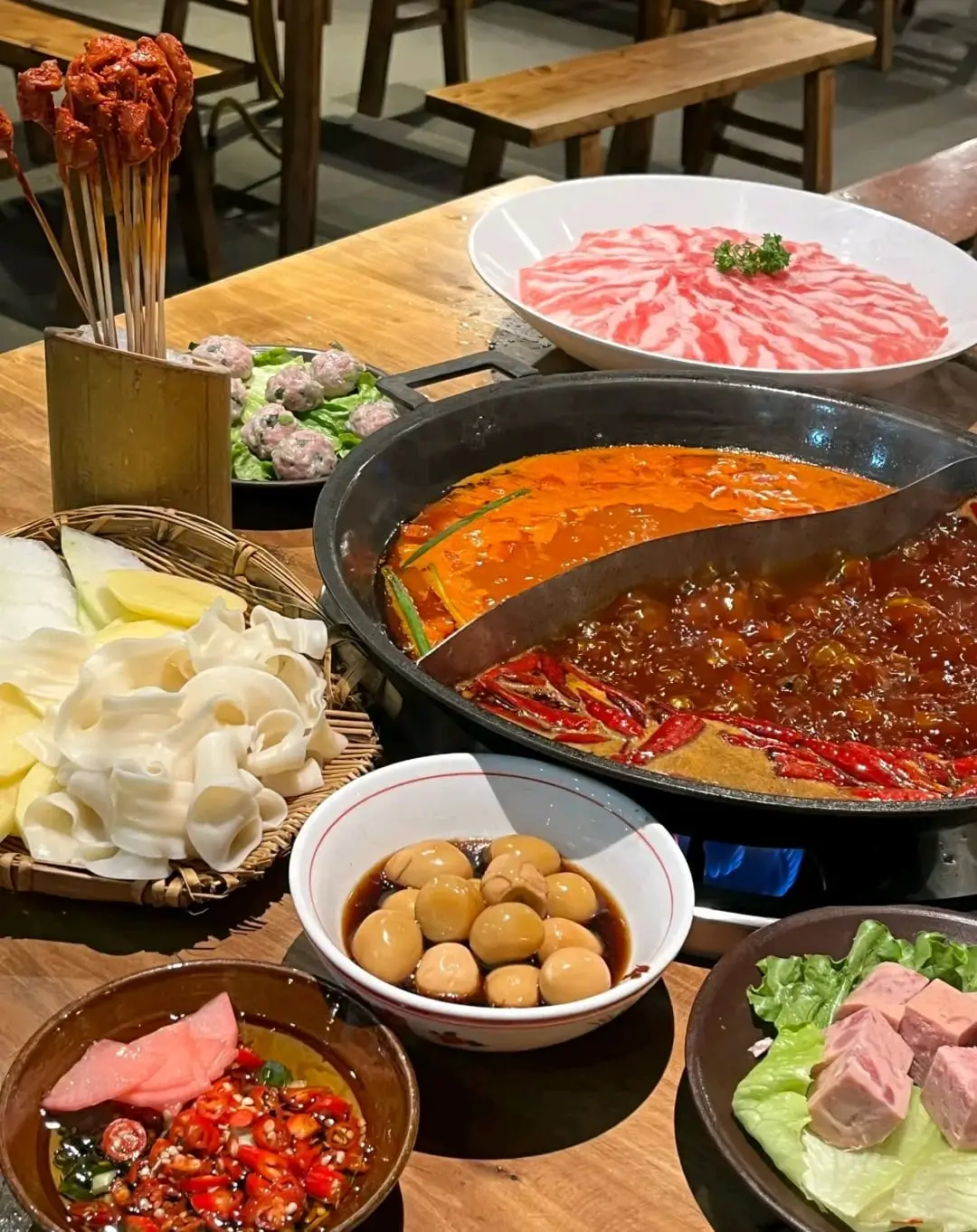 Peijie Hotpot - 珮姐老火锅 Chongqing Tourist Attraction