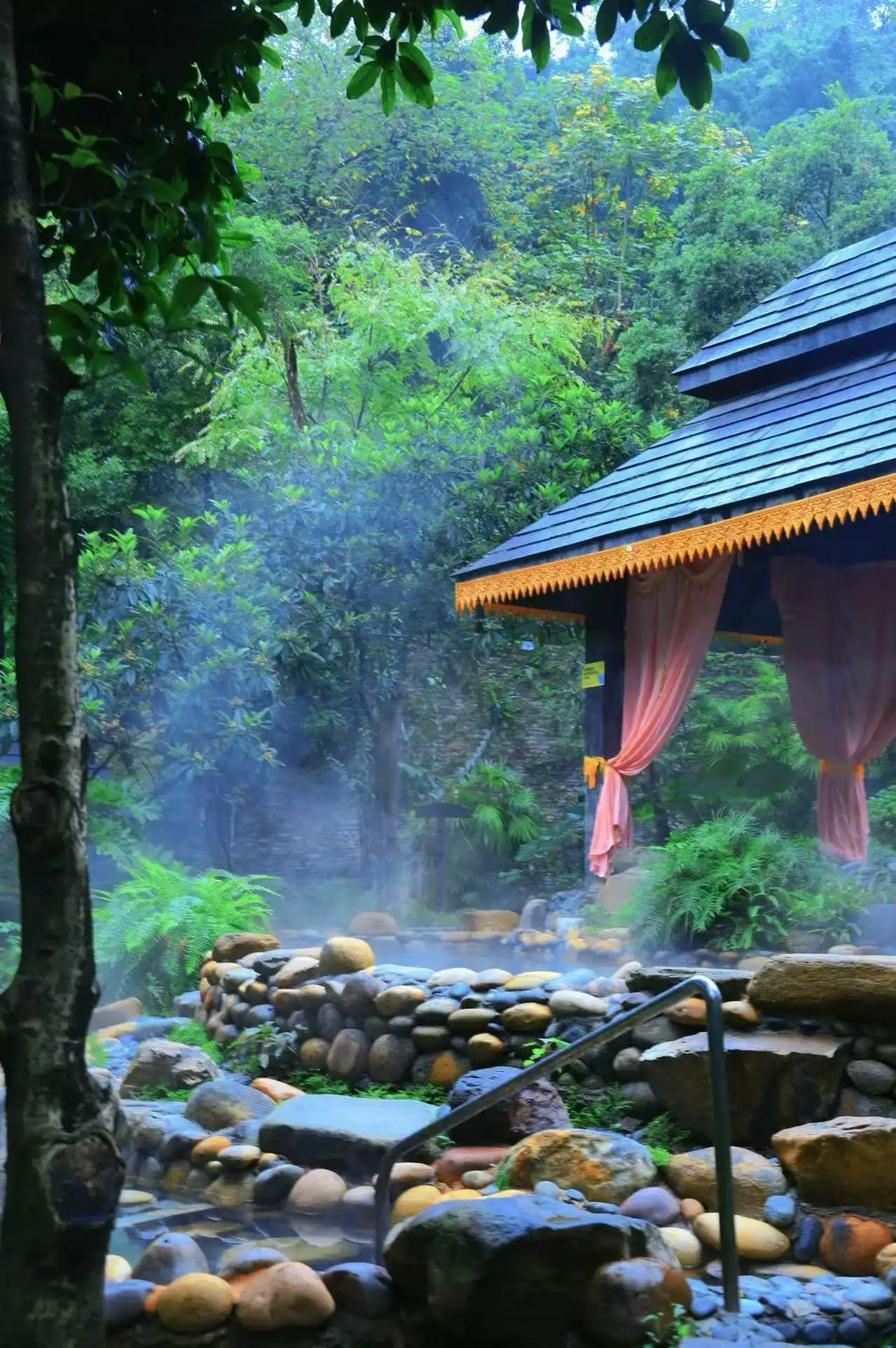 Ronghui Hot Springs - 融汇温泉 Chongqing Tourist Attraction