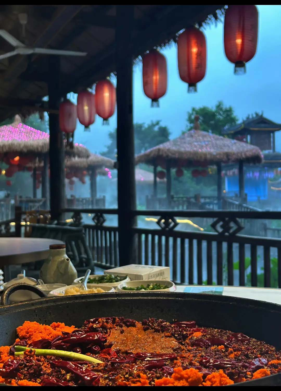 Xianlongjing Hotpot - 鲜龙井火锅 Chongqing Tourist Attraction