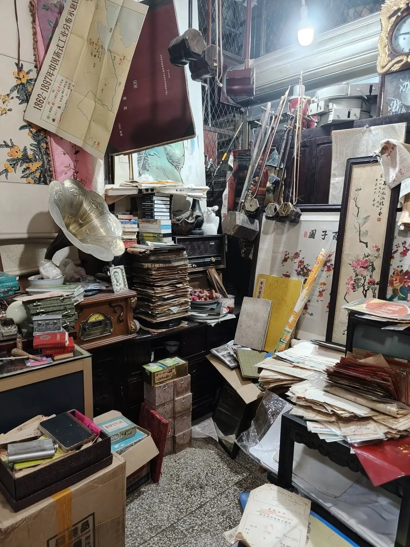 Zhongxing Road Secondhand Market - 中兴路二手市场 Chongqing Tourist Attraction